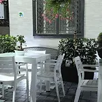Il Borghetto House Brown